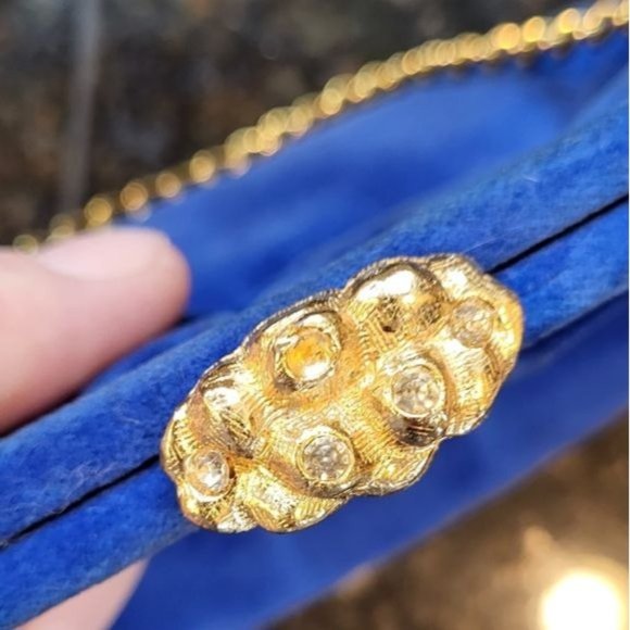 Beautiful Colbat Blue Velvet and Gold Accent Clutch Purse with Matching Gloves - Picture 14 of 16
